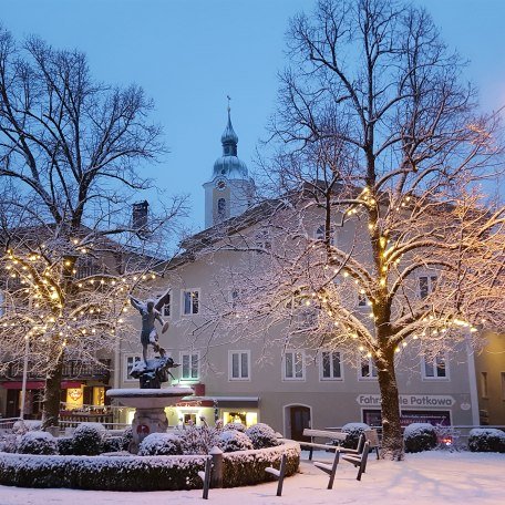 Miesbacher Stadtplatz im Winter, © Stadt Miesbach